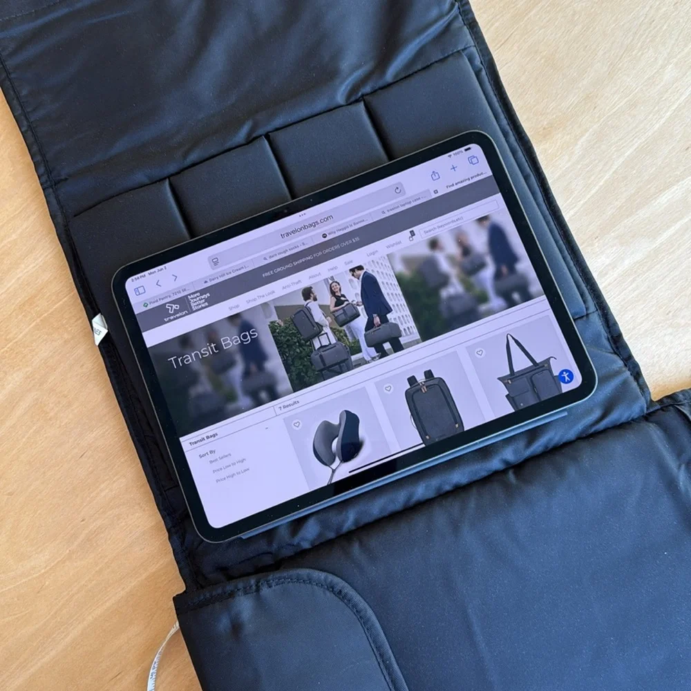 Travelon tablet tote